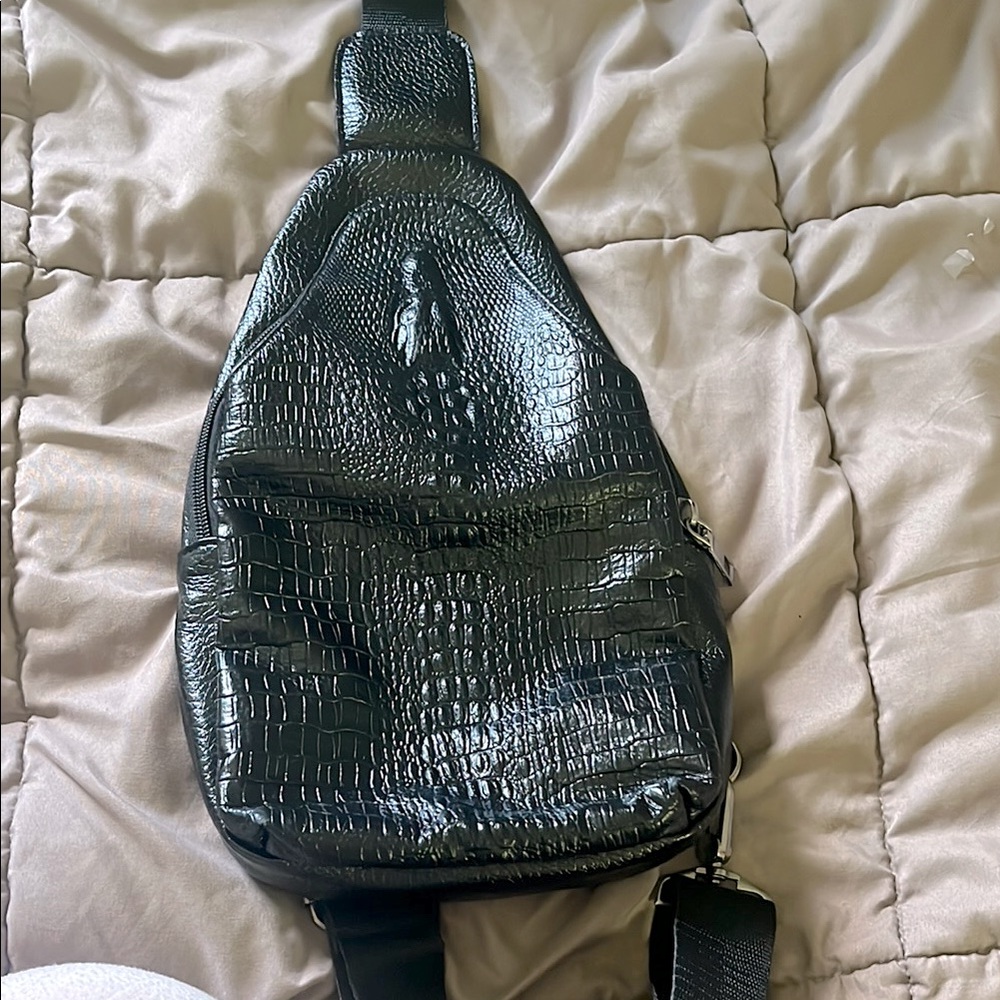 Black Crocodile-Embossed Men's Sling Bag
